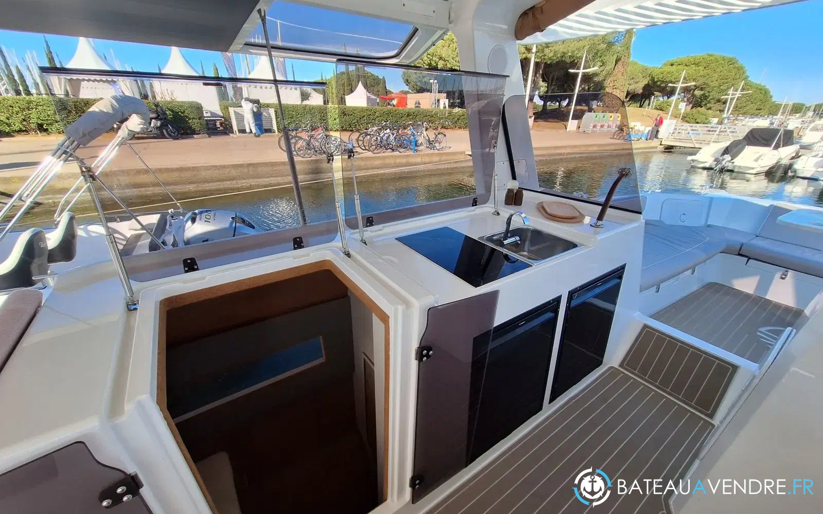 slider 8 Millikan Boats M10