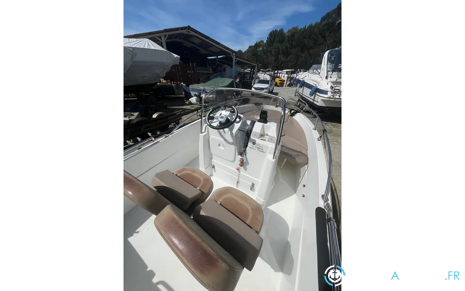 slider 8 Jeanneau Cap Camarat 4.7 CC