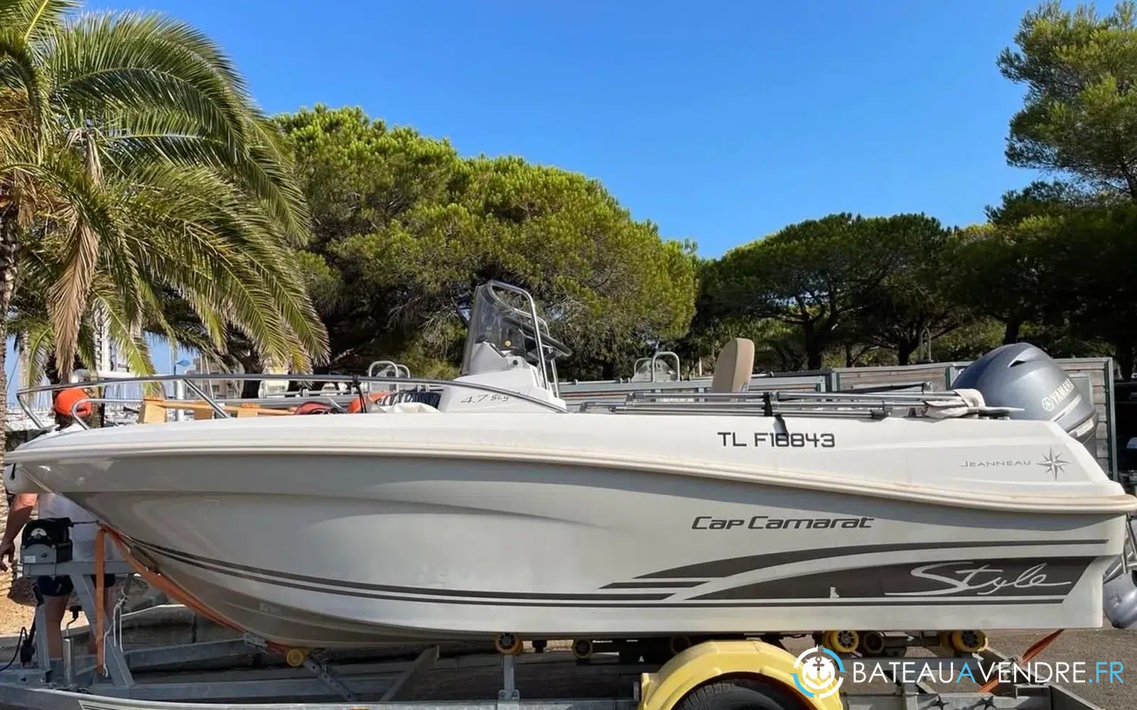 slider 1 Jeanneau Cap Camarat 4.7 CC