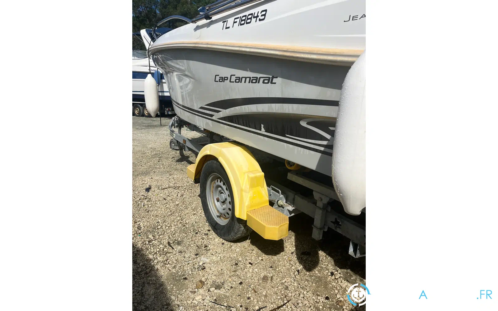 slider 21 Jeanneau Cap Camarat 4.7 CC