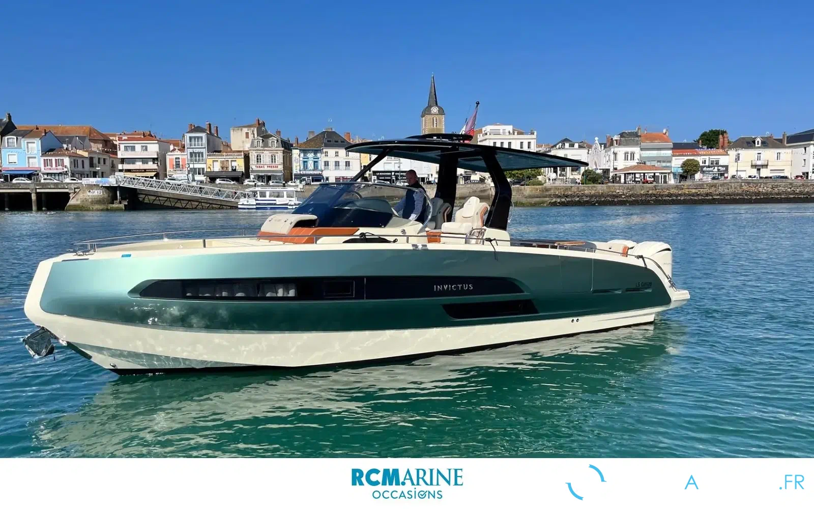 slider 9 Invictus 320 Gts