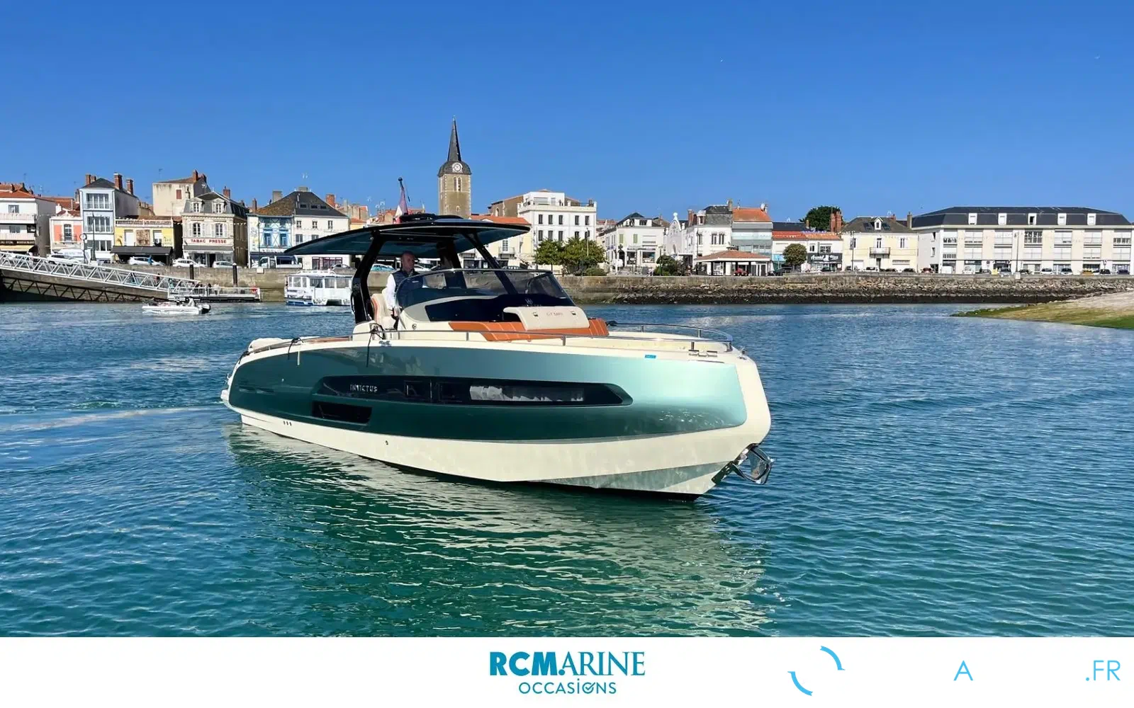 slider 12 Invictus 320 Gts
