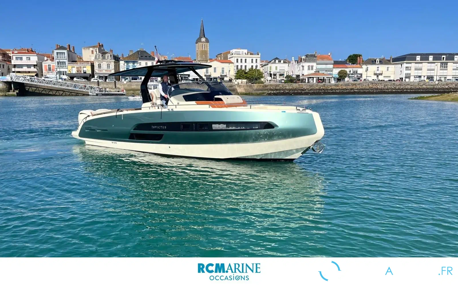 slider 1 Invictus 320 Gts