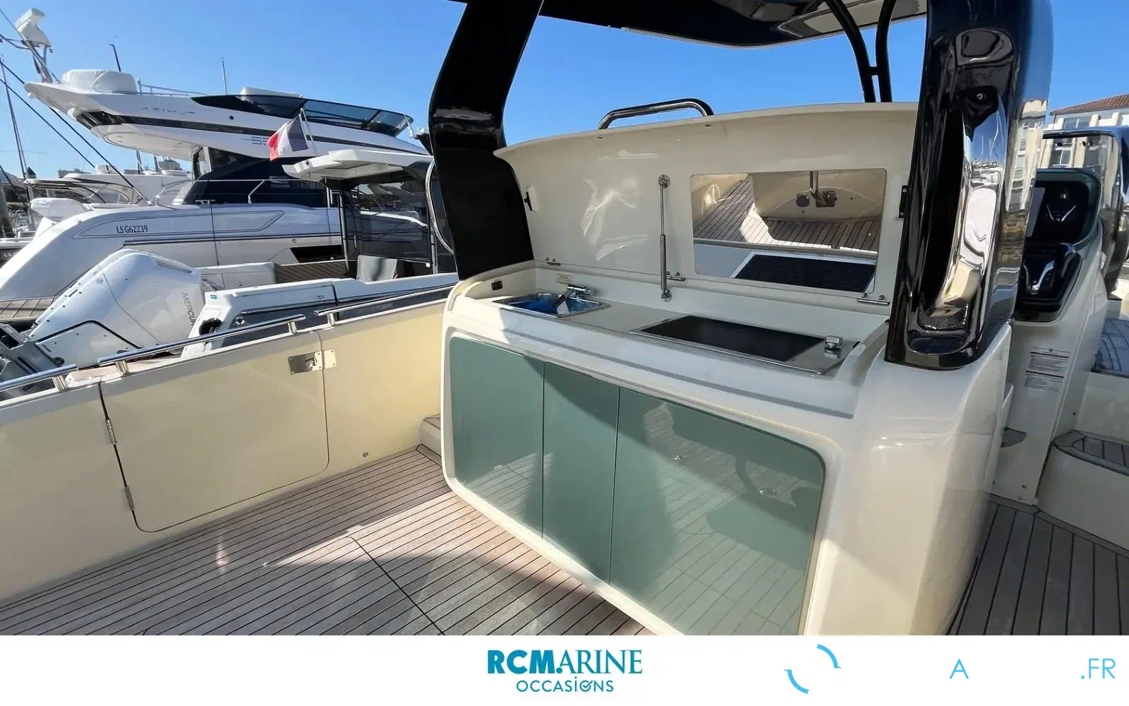 slider 20 Invictus 320 Gts