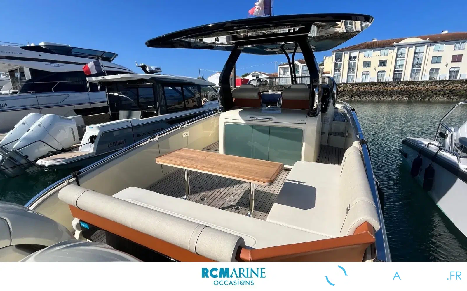 slider 3 Invictus 320 Gts
