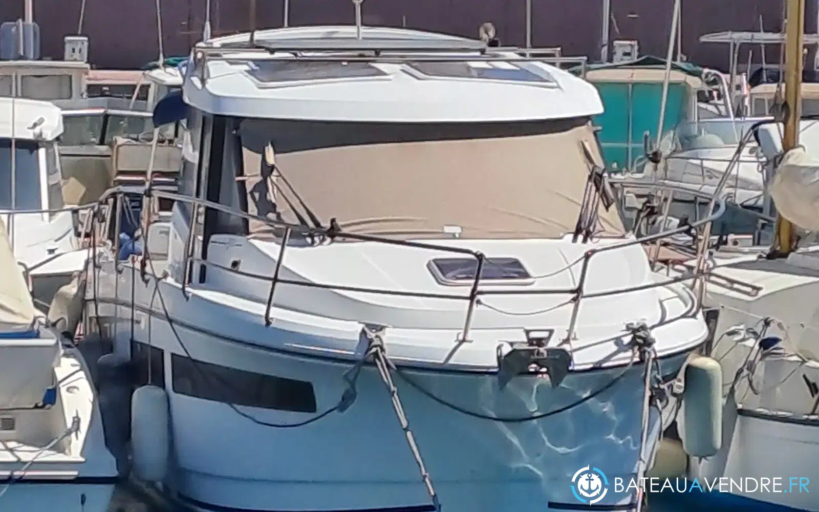 slider 2 Jeanneau Merry Fisher 855