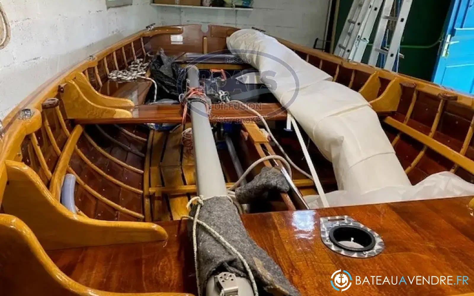 slider 1 Amber Boat Boat Eog