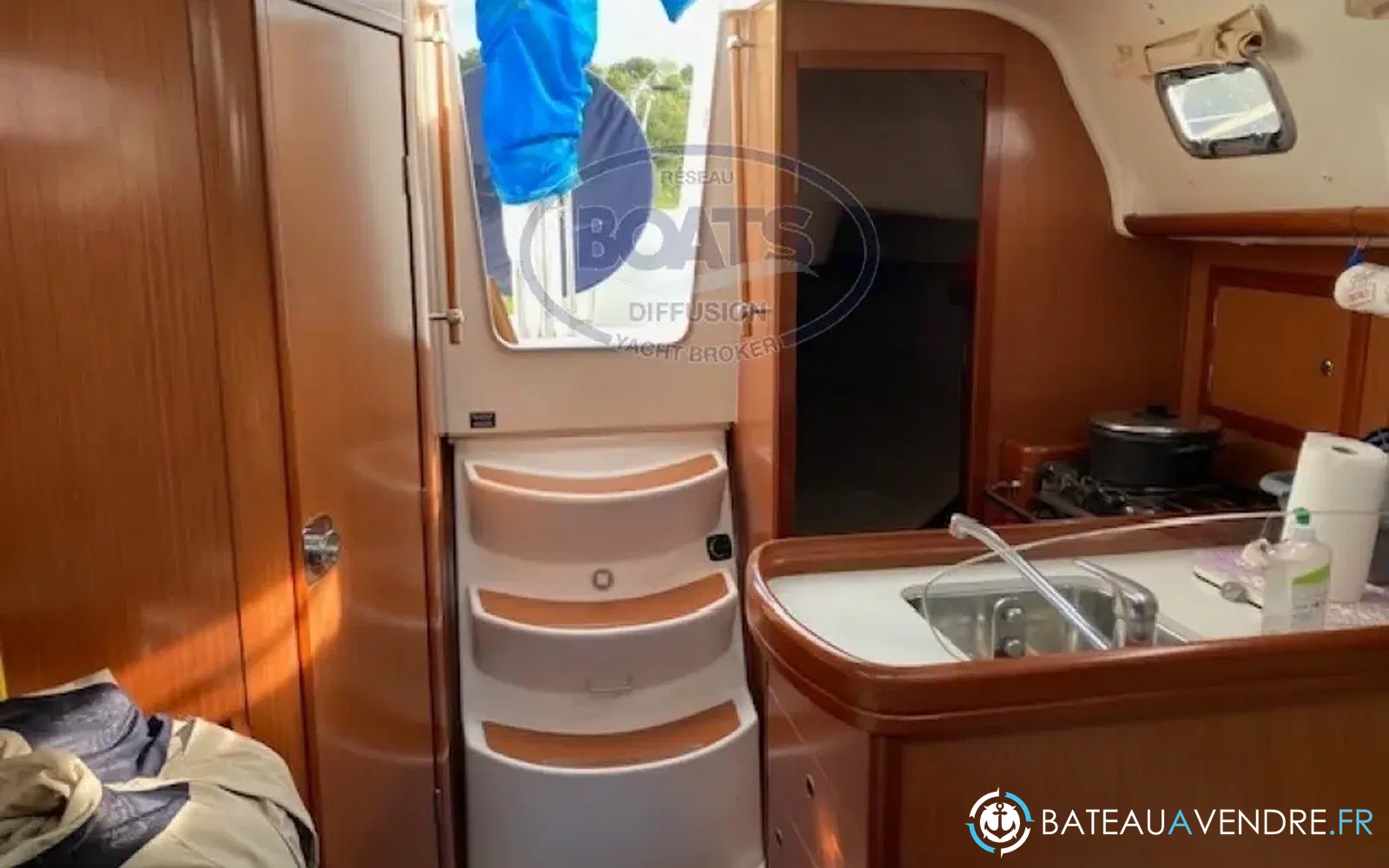 slider 12 Beneteau OCEANIS 323 Clipper