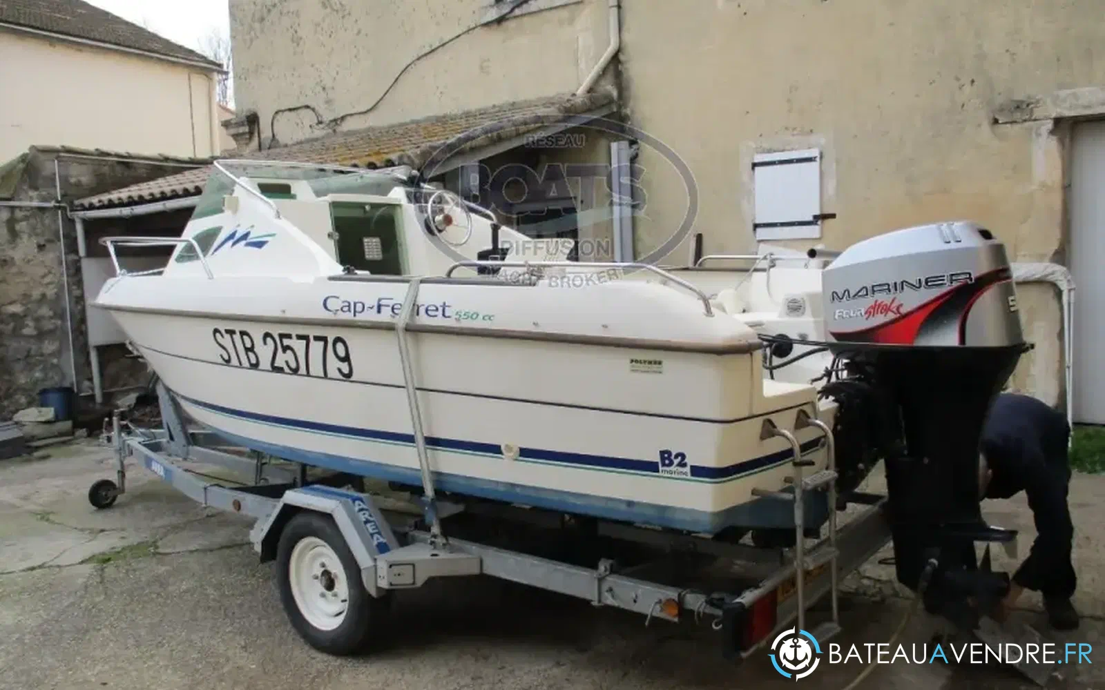 slider 1 B2 Marine Cap Ferret 550 CC