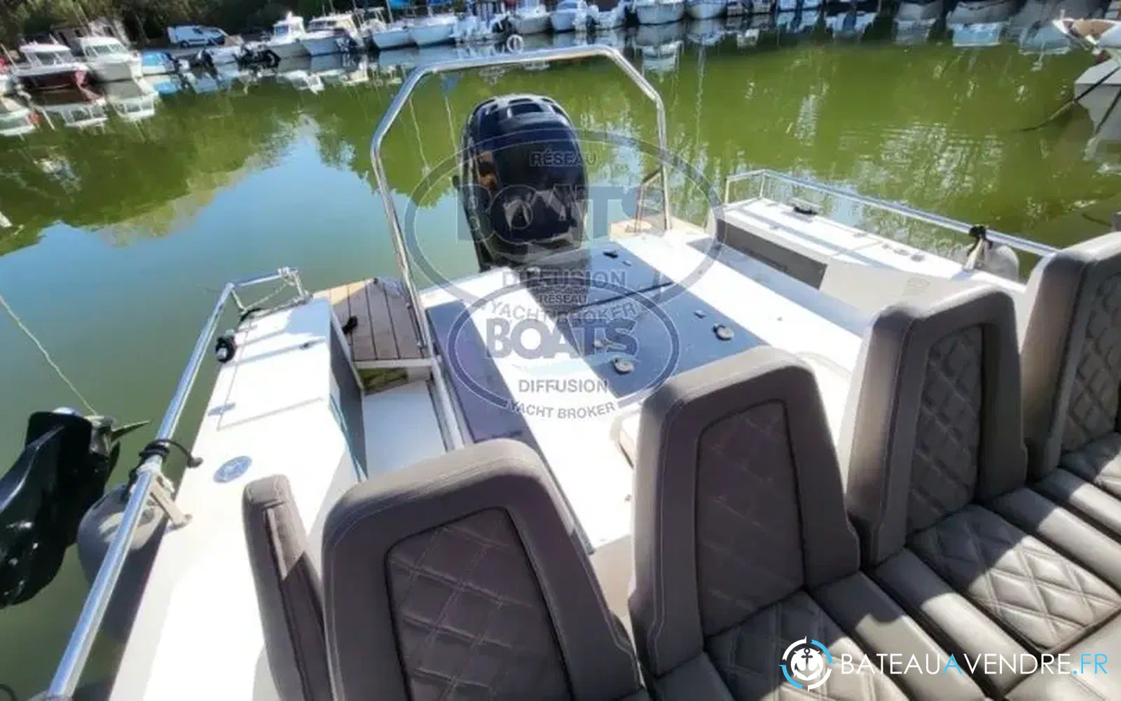 slider 2 Axopar 28 Open