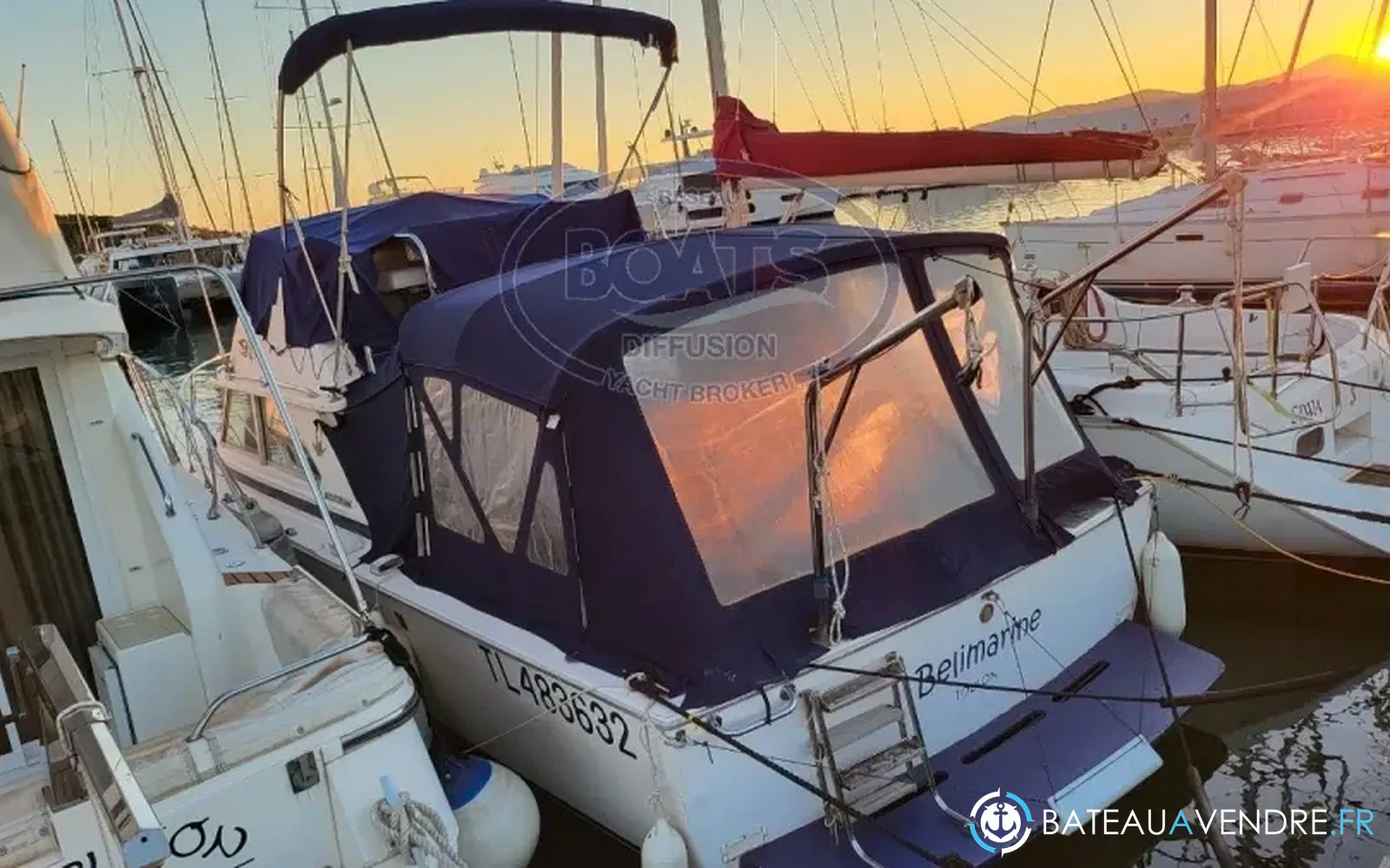 slider 1 Bertram 28 Flybridge