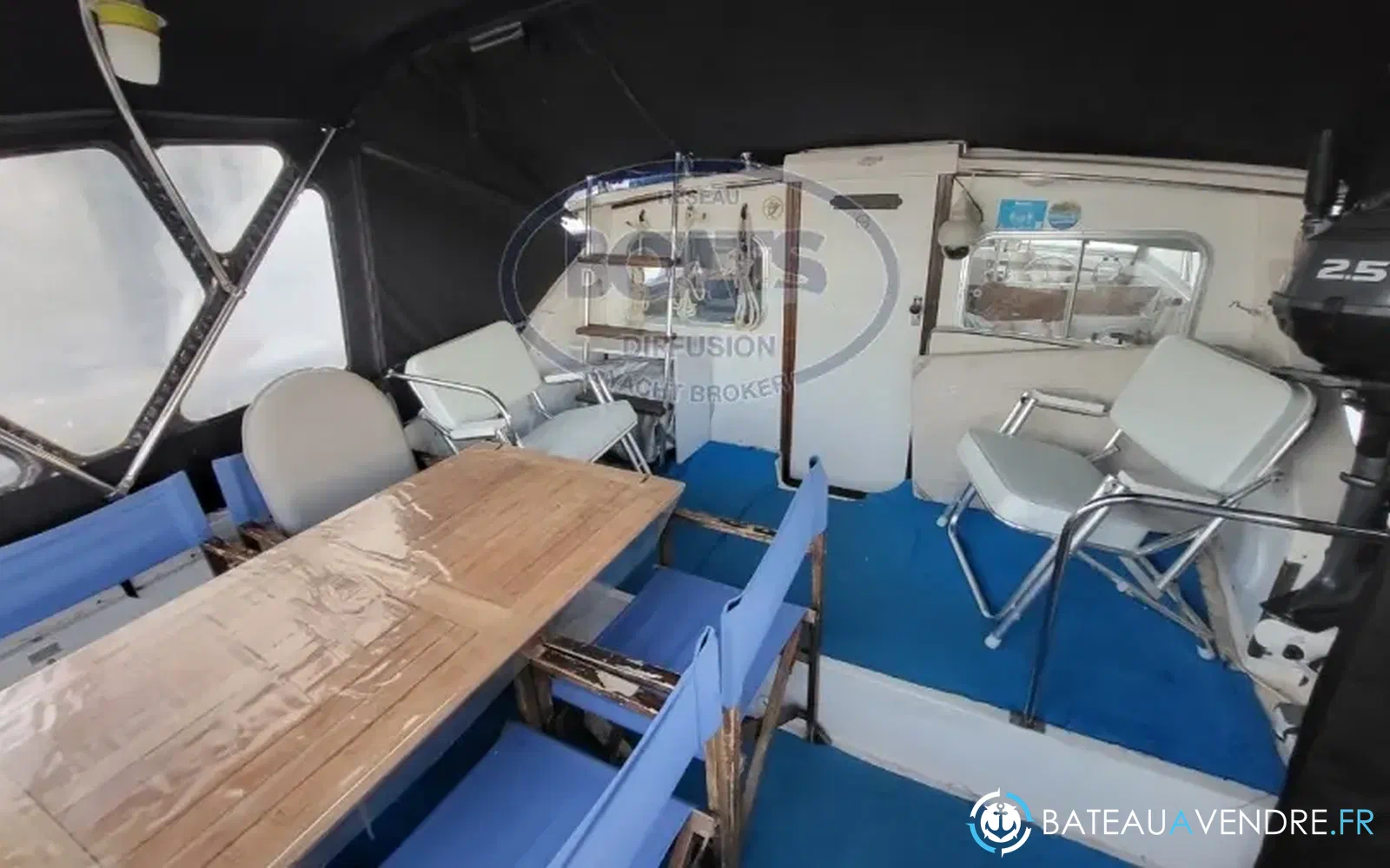 slider 4 Bertram 28 Flybridge