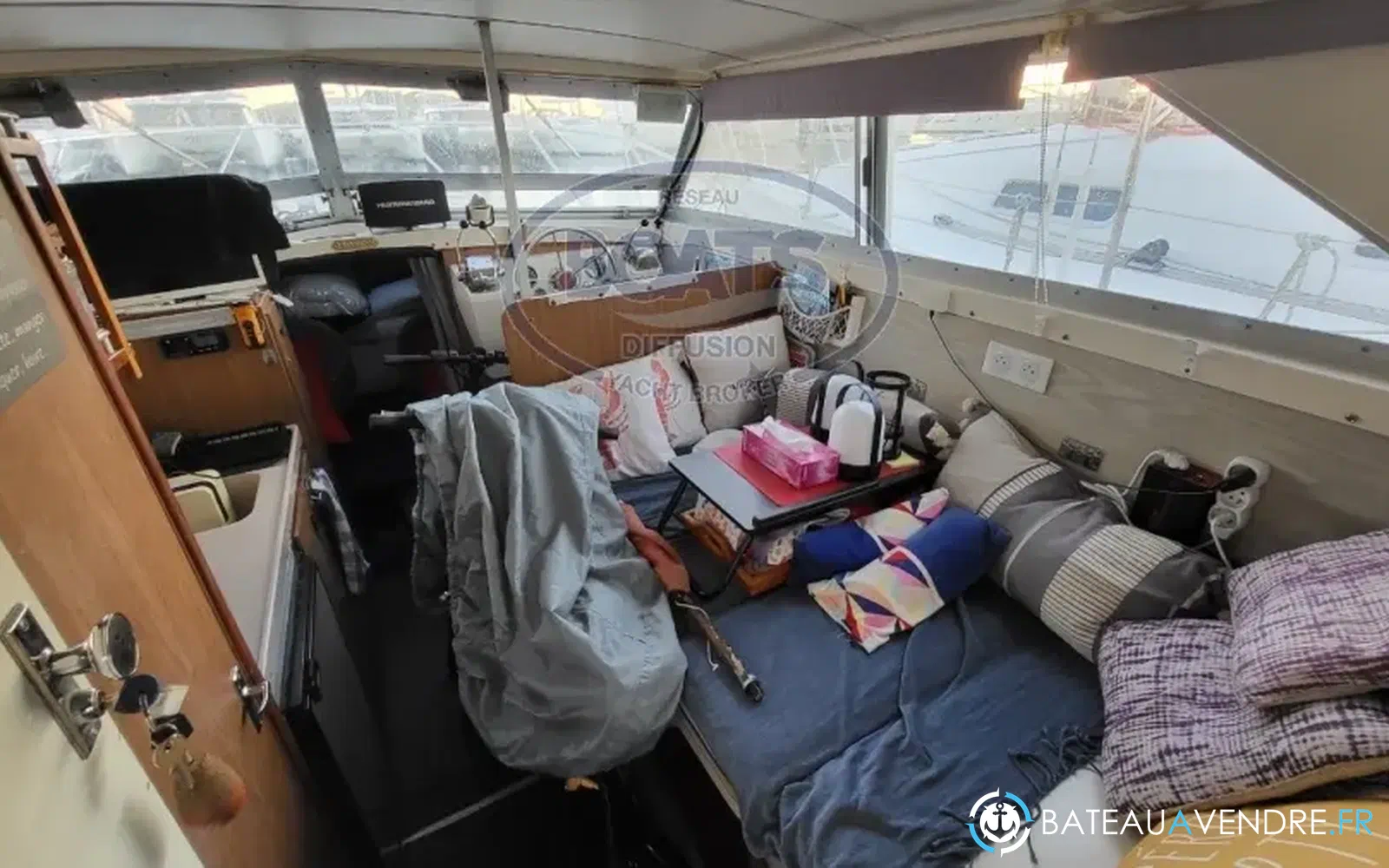 slider 5 Bertram 28 Flybridge