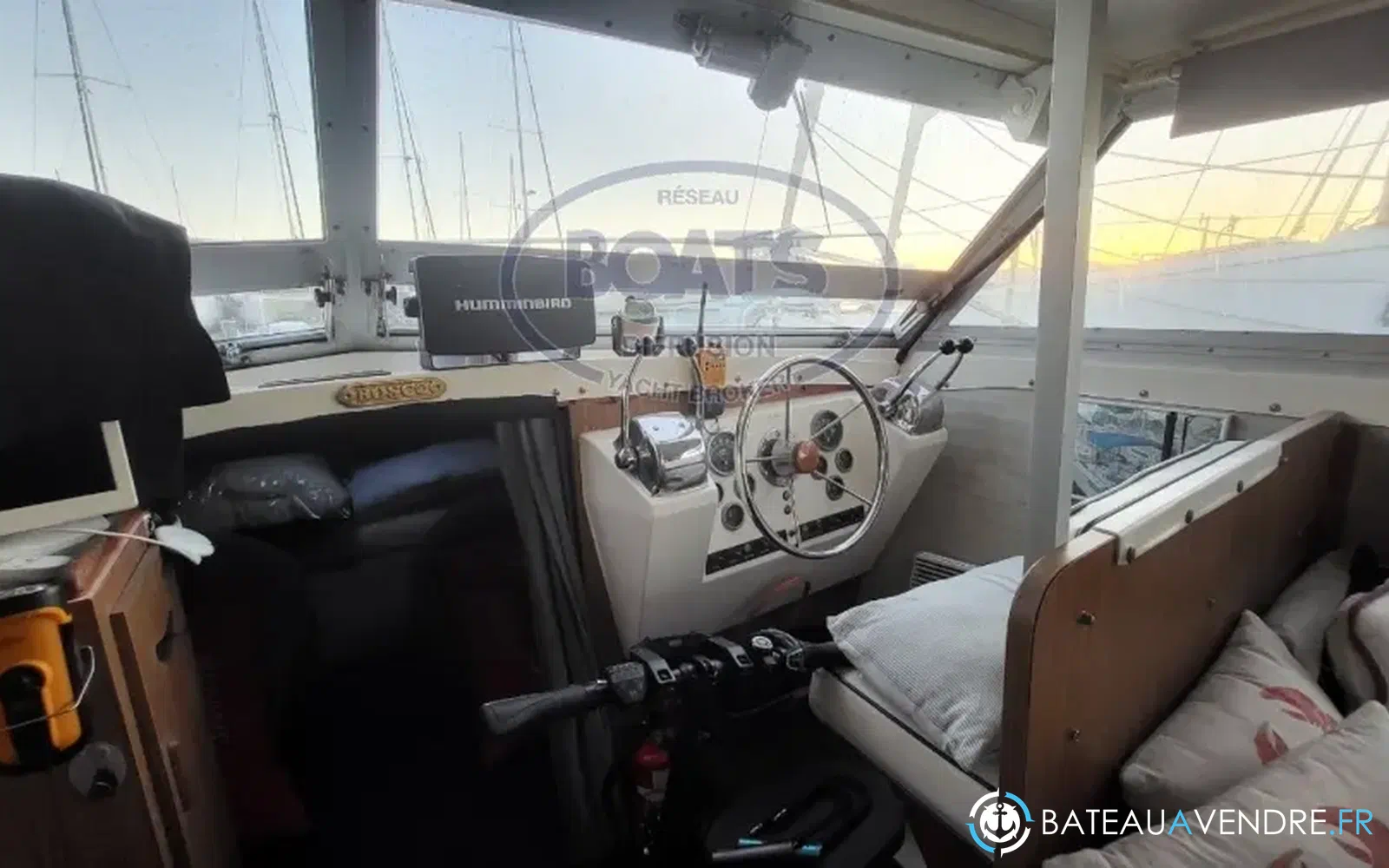 slider 6 Bertram 28 Flybridge