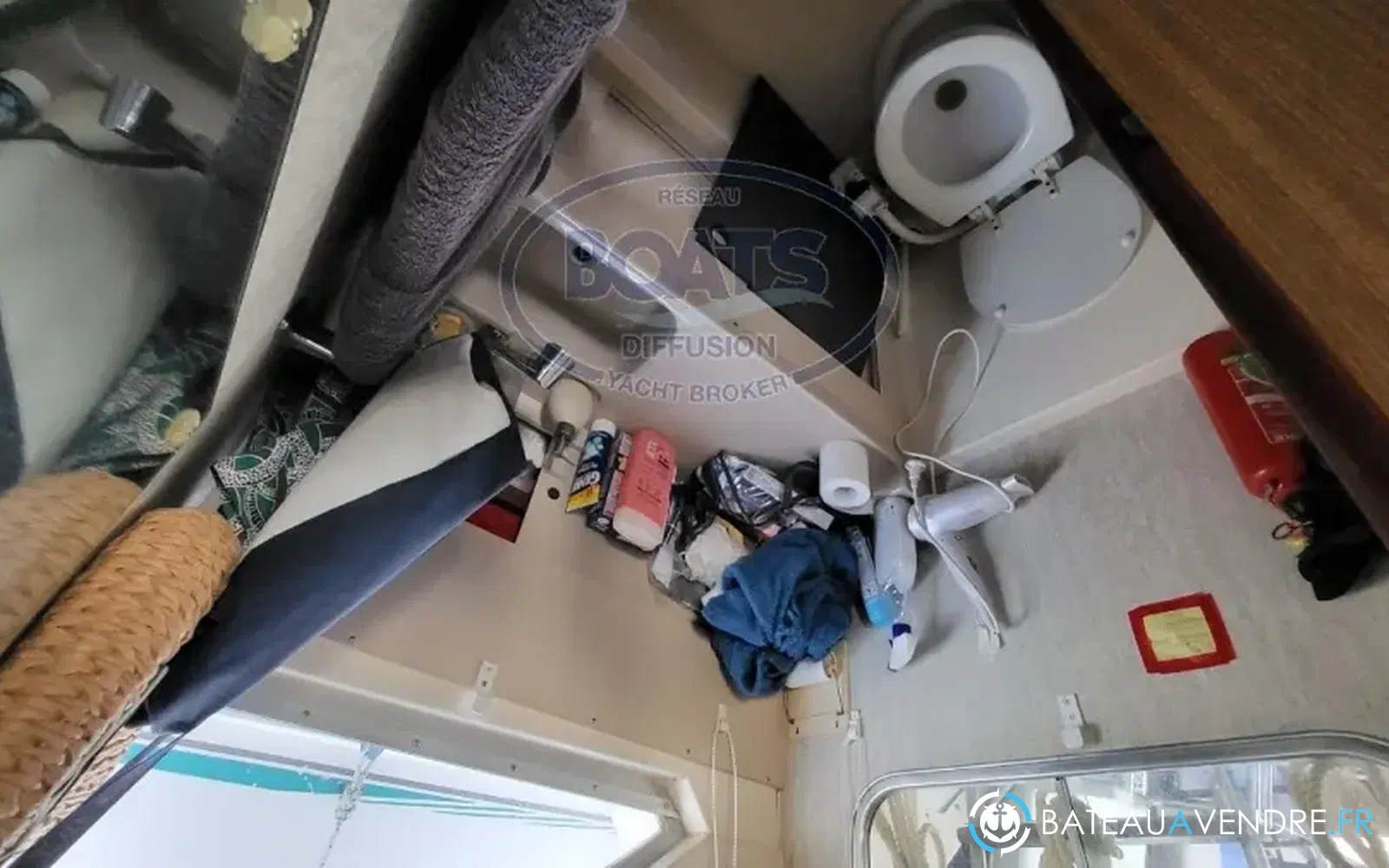 slider 7 Bertram 28 Flybridge
