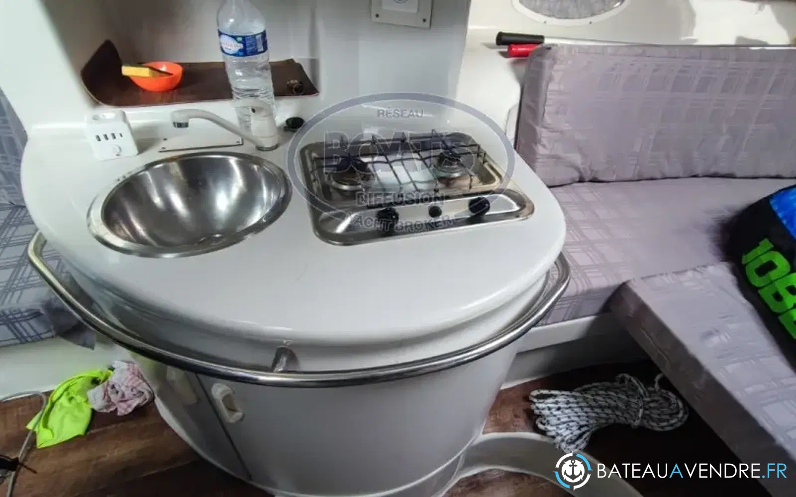 slider 10 Chris Craft Crowne 272