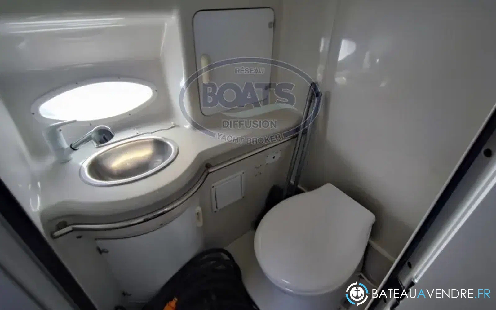 slider 3 Chris Craft Crowne 272