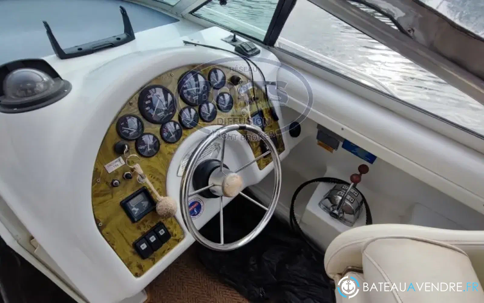 slider 5 Chris Craft Crowne 272