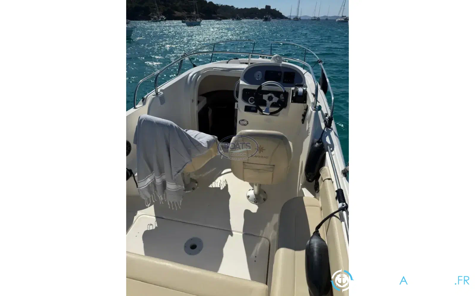 slider 4 Jeanneau Cap Camarat 715 WA