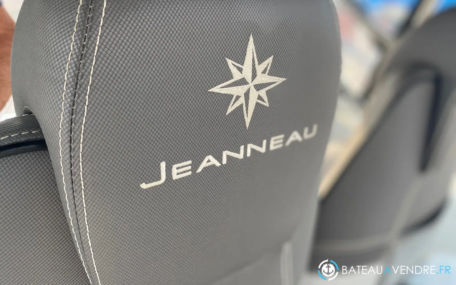 slider 23 Jeanneau Cap Camarat 9.0 WA