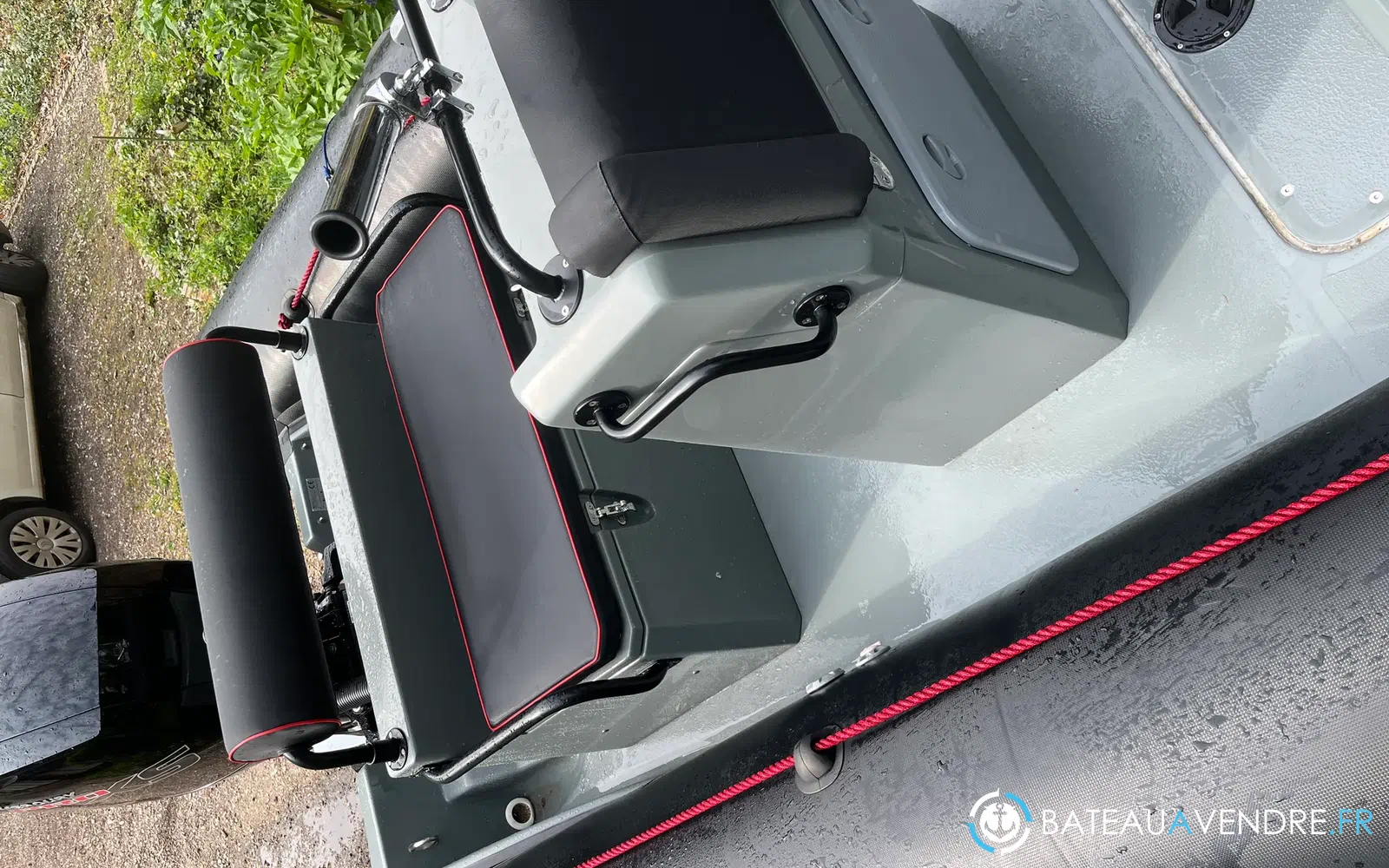 slider 1 Valiant 630 Black Carbon Edition