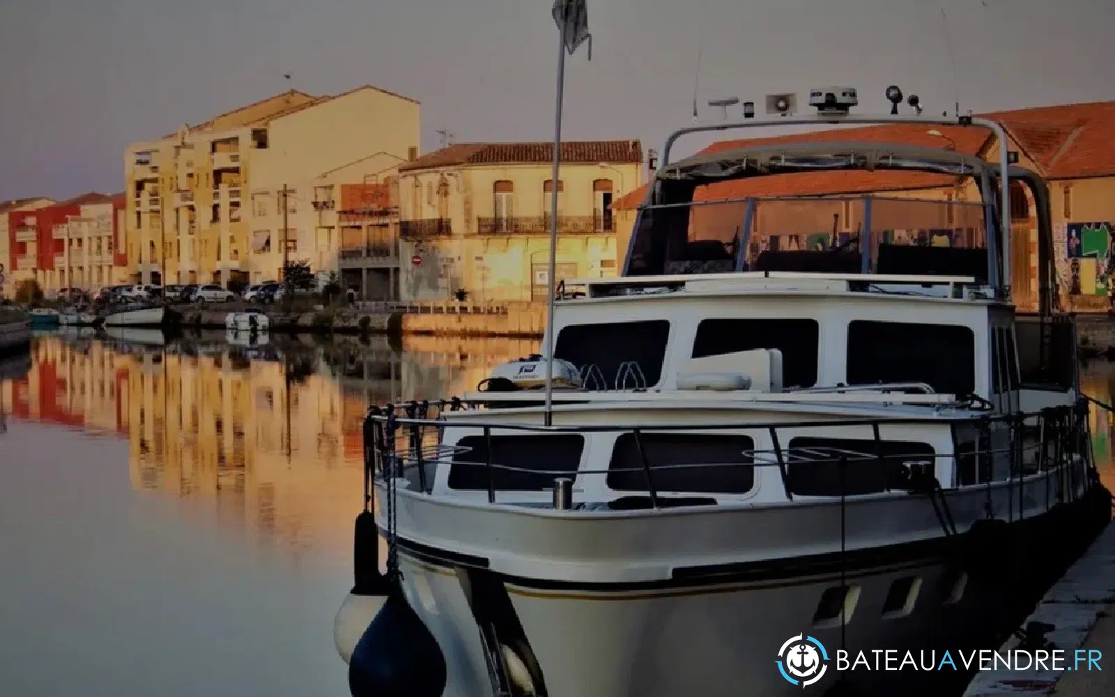 slider 0 Bateau Logement vedette hollandaise 2 cabines doubles 8 couchages