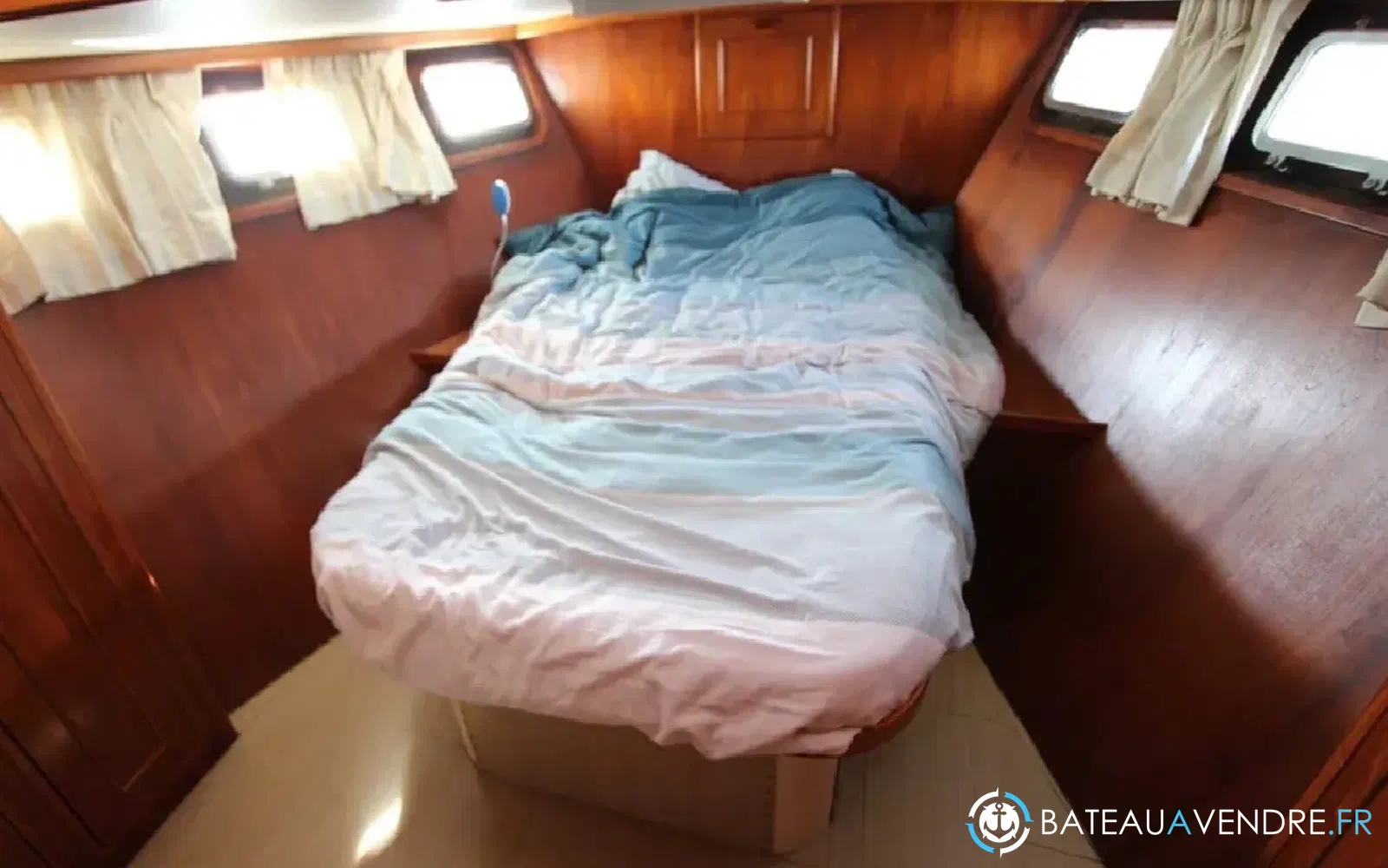 slider 5 Bateau Logement vedette hollandaise 2 cabines doubles 8 couchages
