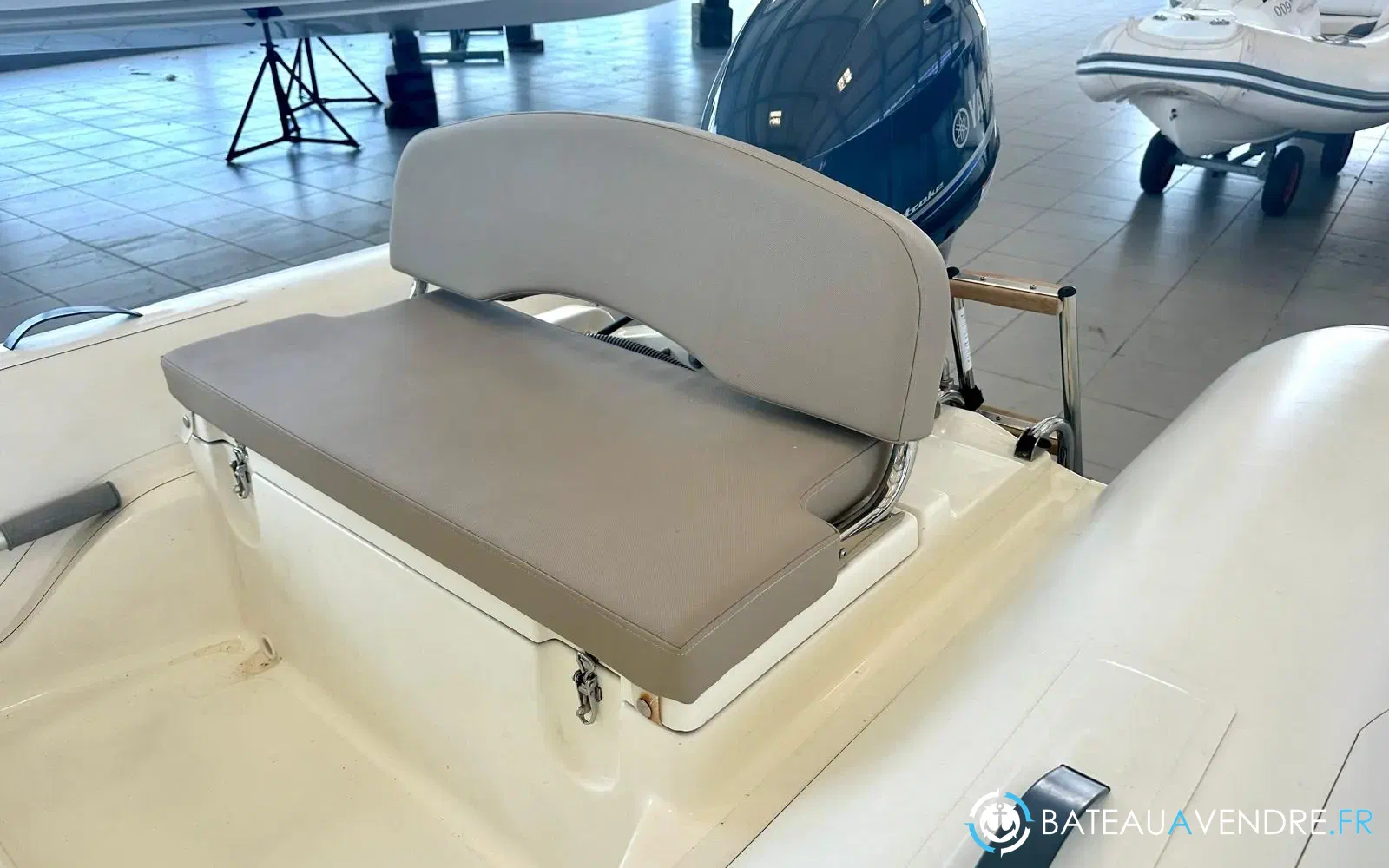 slider 1 Capelli Tempest 430