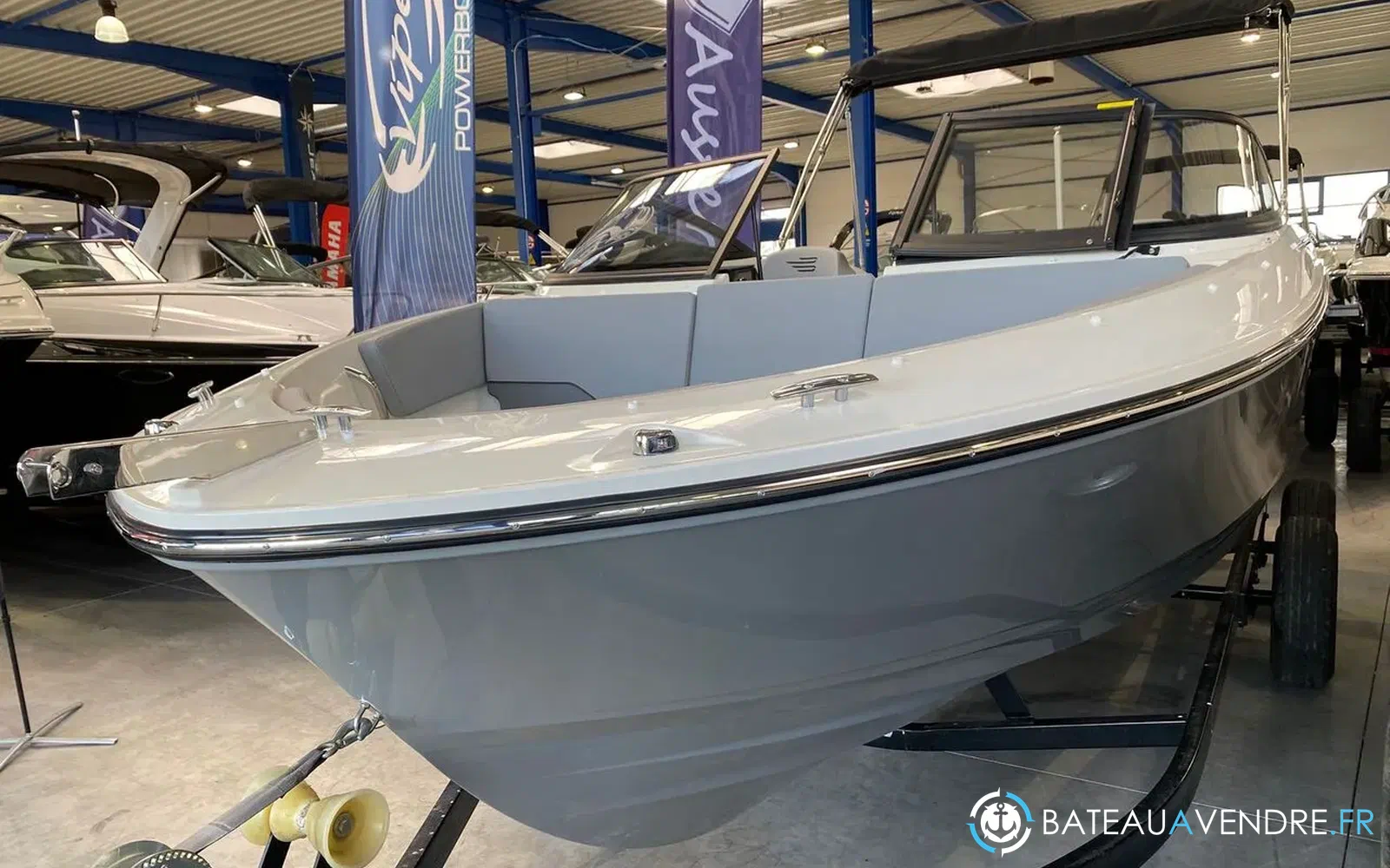 slider 1 Bayliner V20
