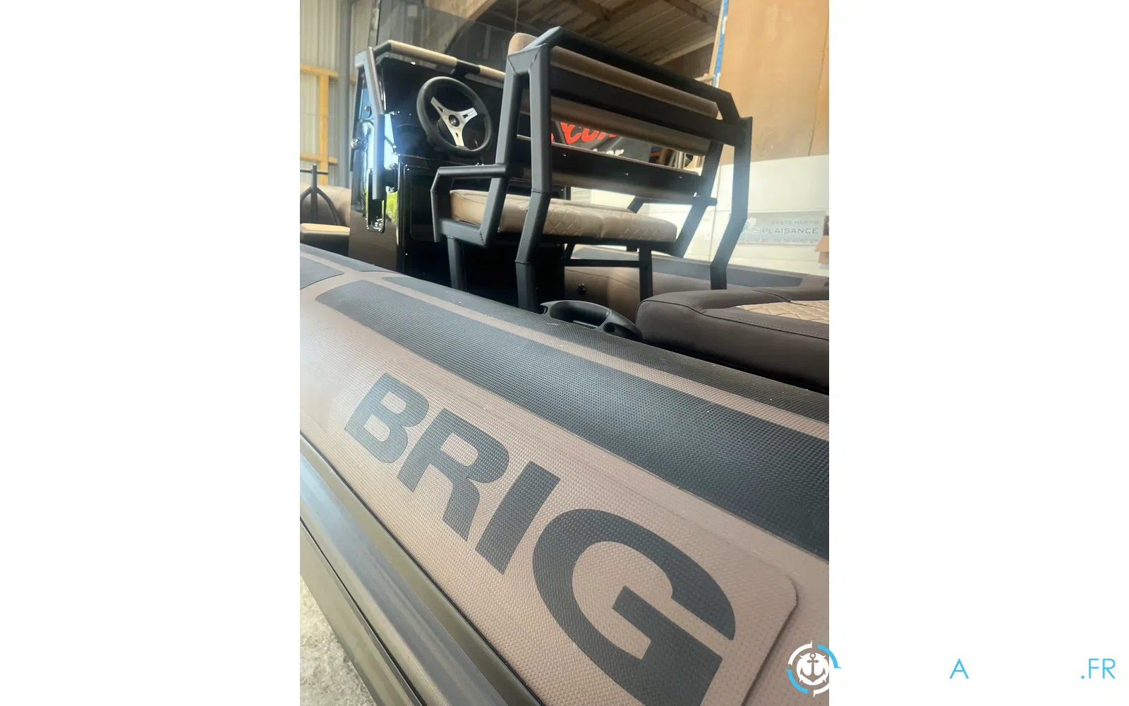 slider 6 Brig Navigator 22