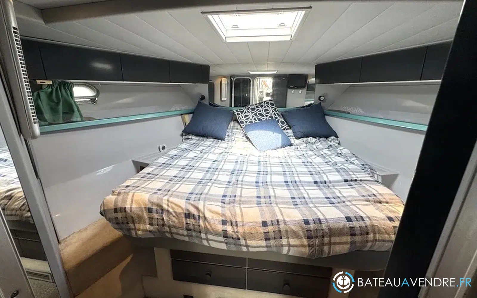 slider 12 Ferretti Altura 52