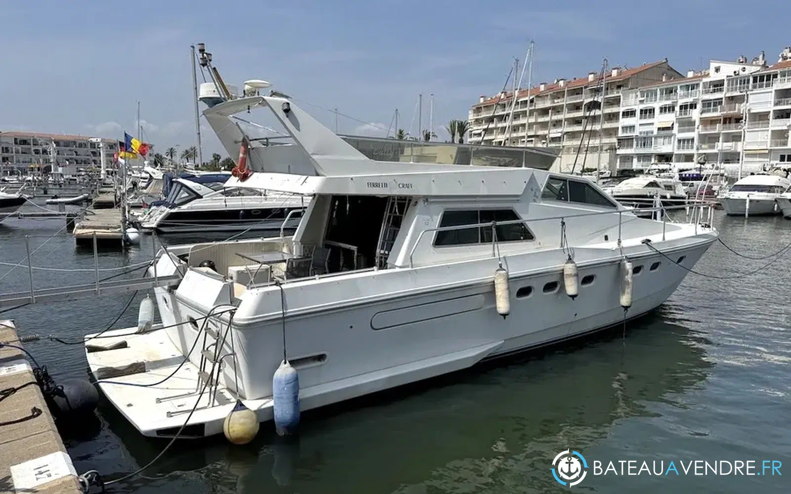 slider 0 Ferretti Altura 52