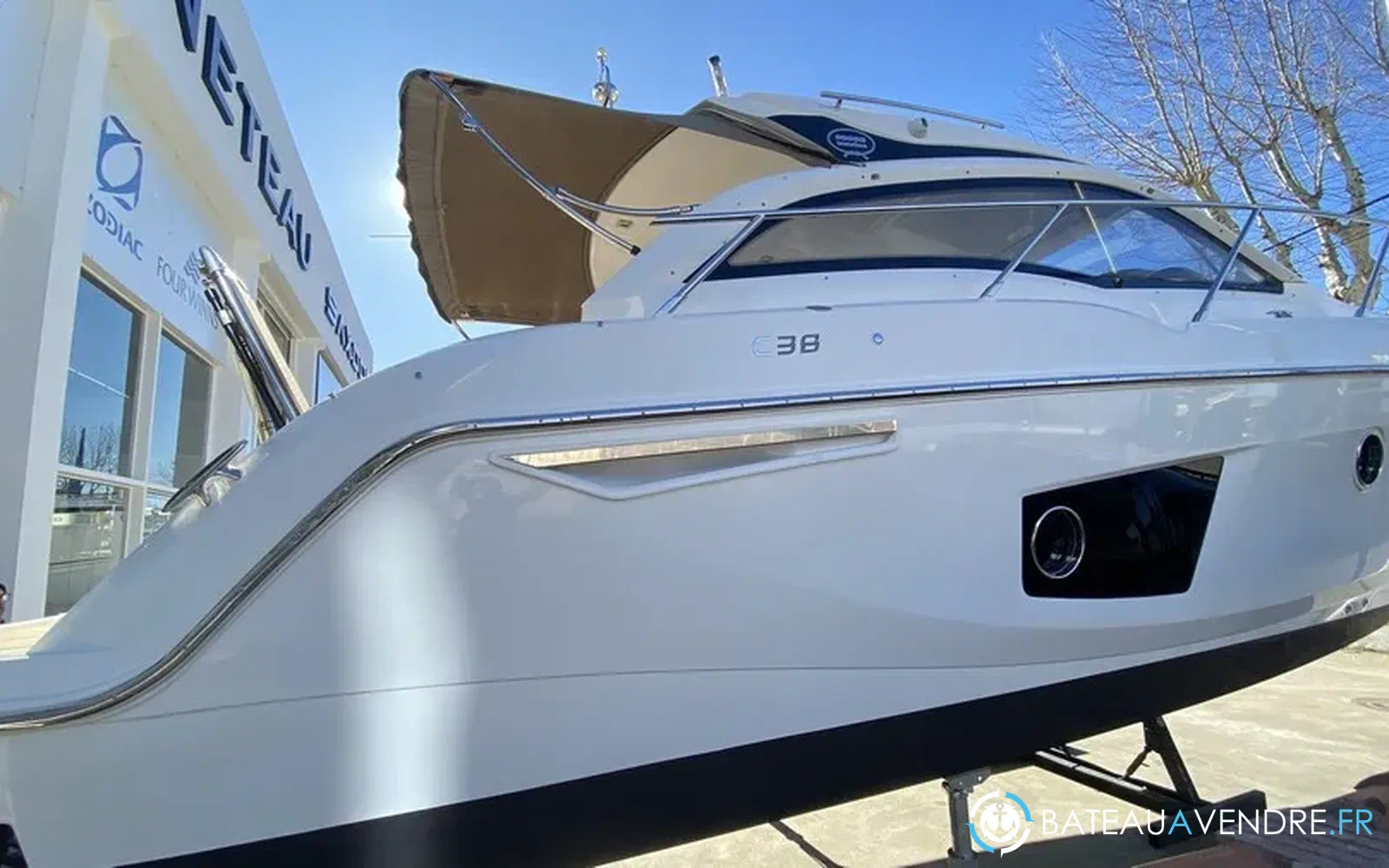 slider 2 Sessa Marine C38 Hard-Top