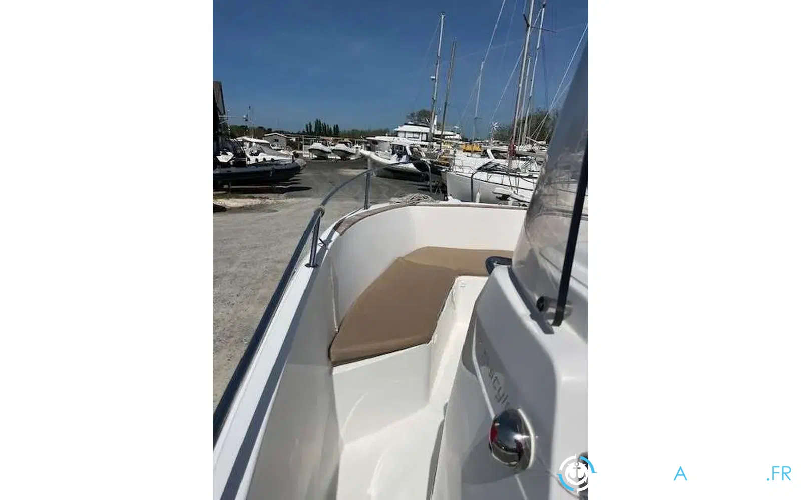 slider 5 Jeanneau Cap Camarat 7.5 CC Serie 2