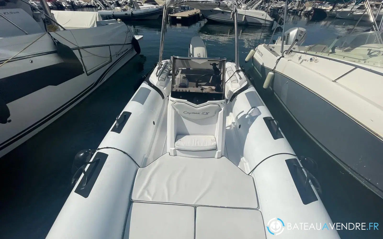 slider 10 Ranieri Cayman