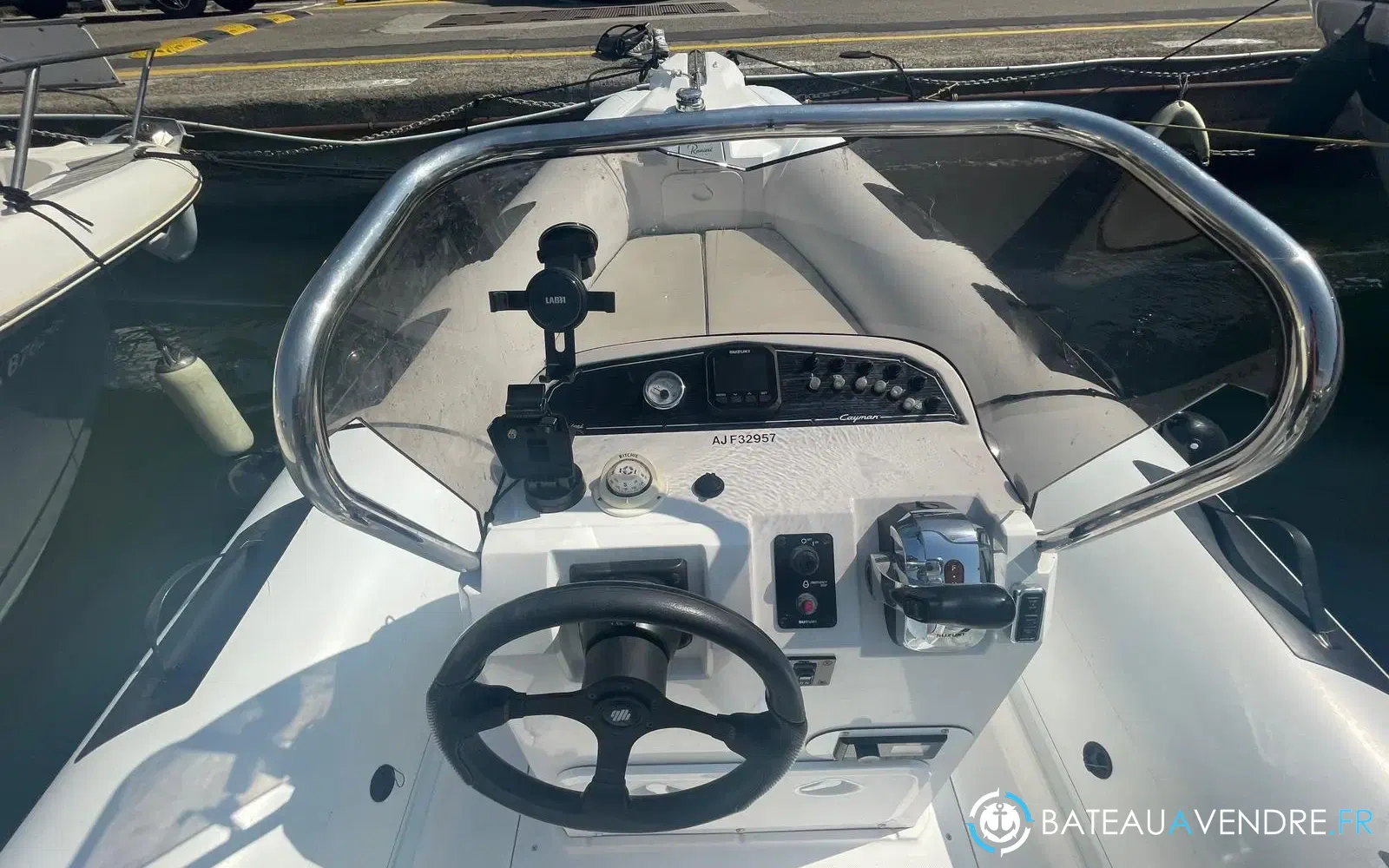 slider 15 Ranieri Cayman