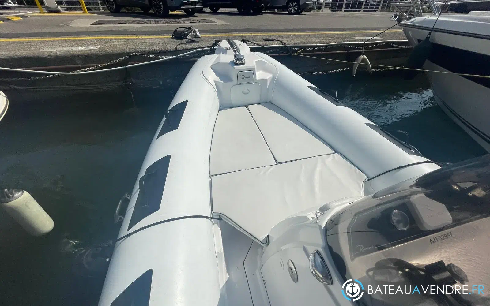 slider 8 Ranieri Cayman