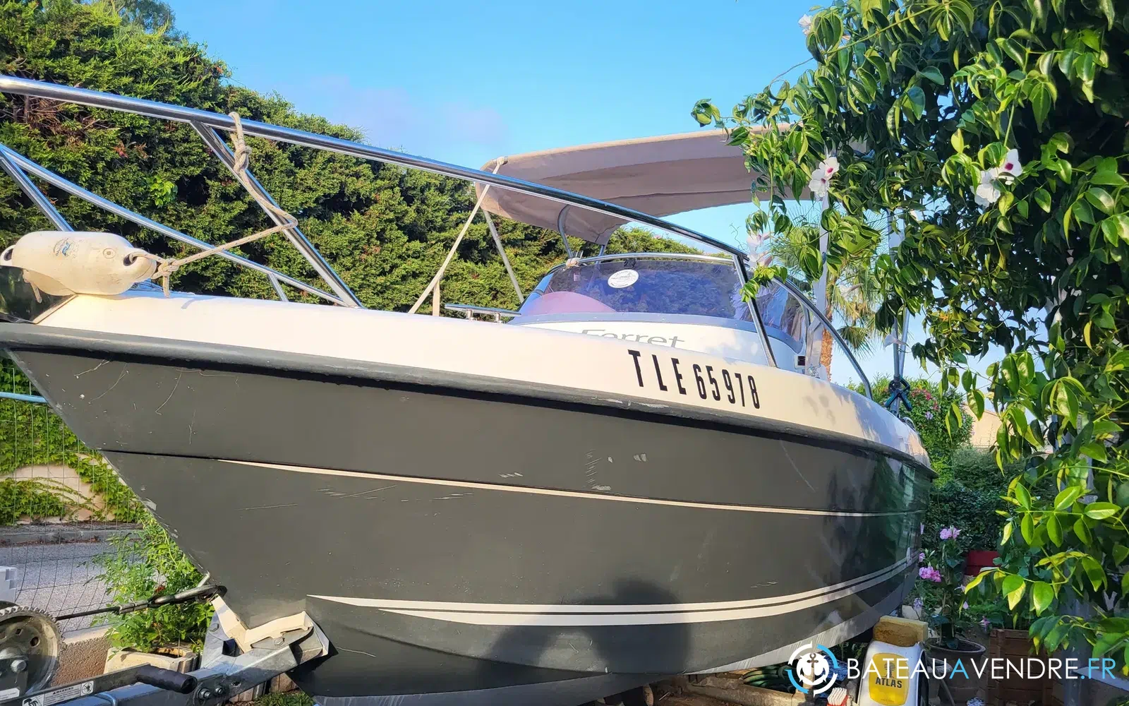 slider 0 B2 Marine Cap Ferret 500 Cabin