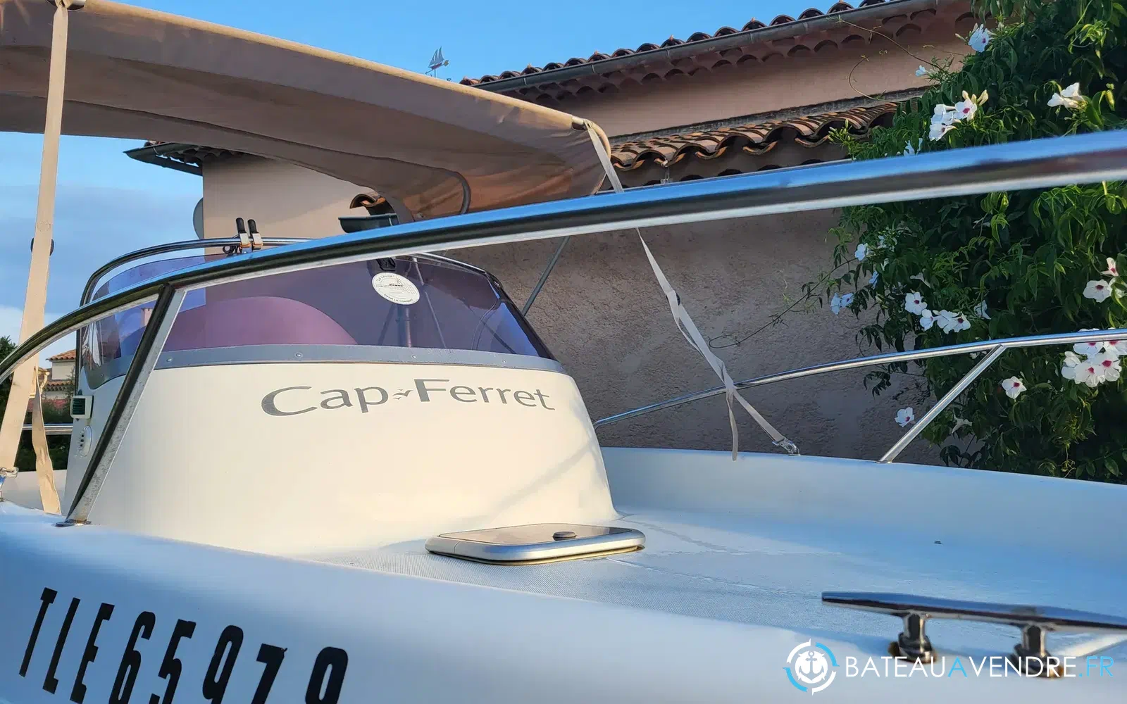 slider 3 B2 Marine Cap Ferret 500 Cabin