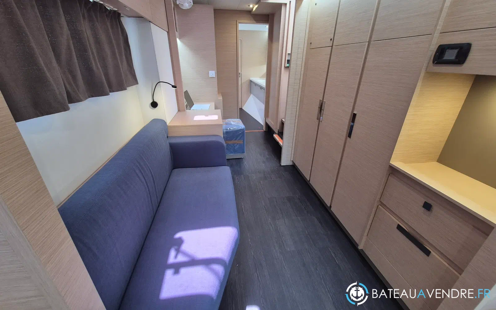 slider 12 Fountaine Pajot Aura 51