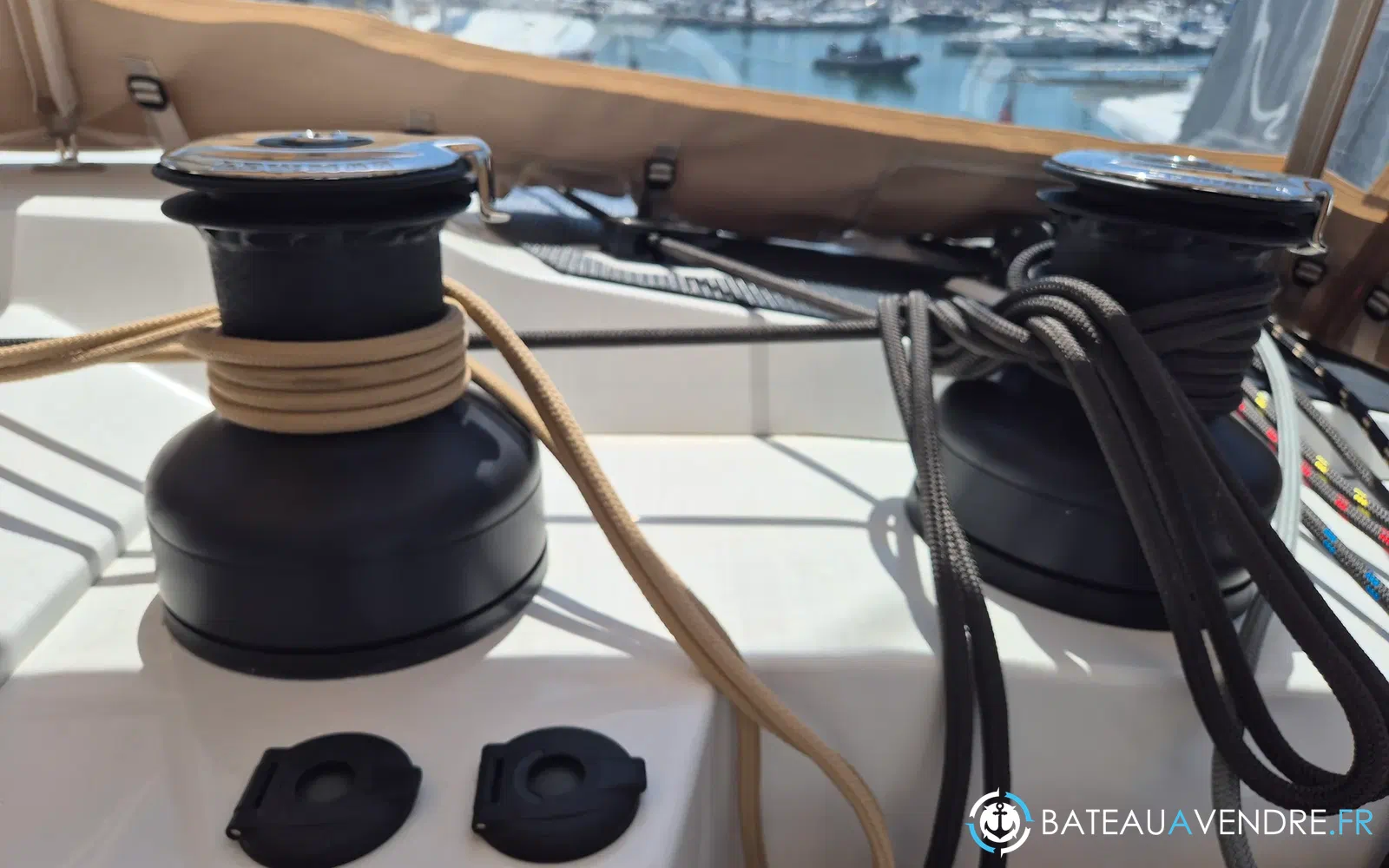 slider 24 Fountaine Pajot Aura 51