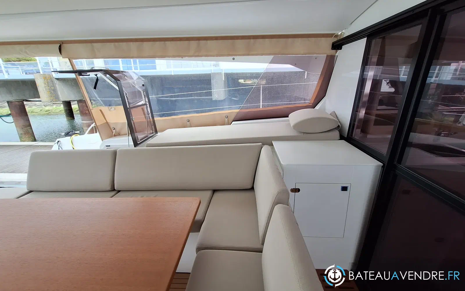 slider 7 Fountaine Pajot Aura 51