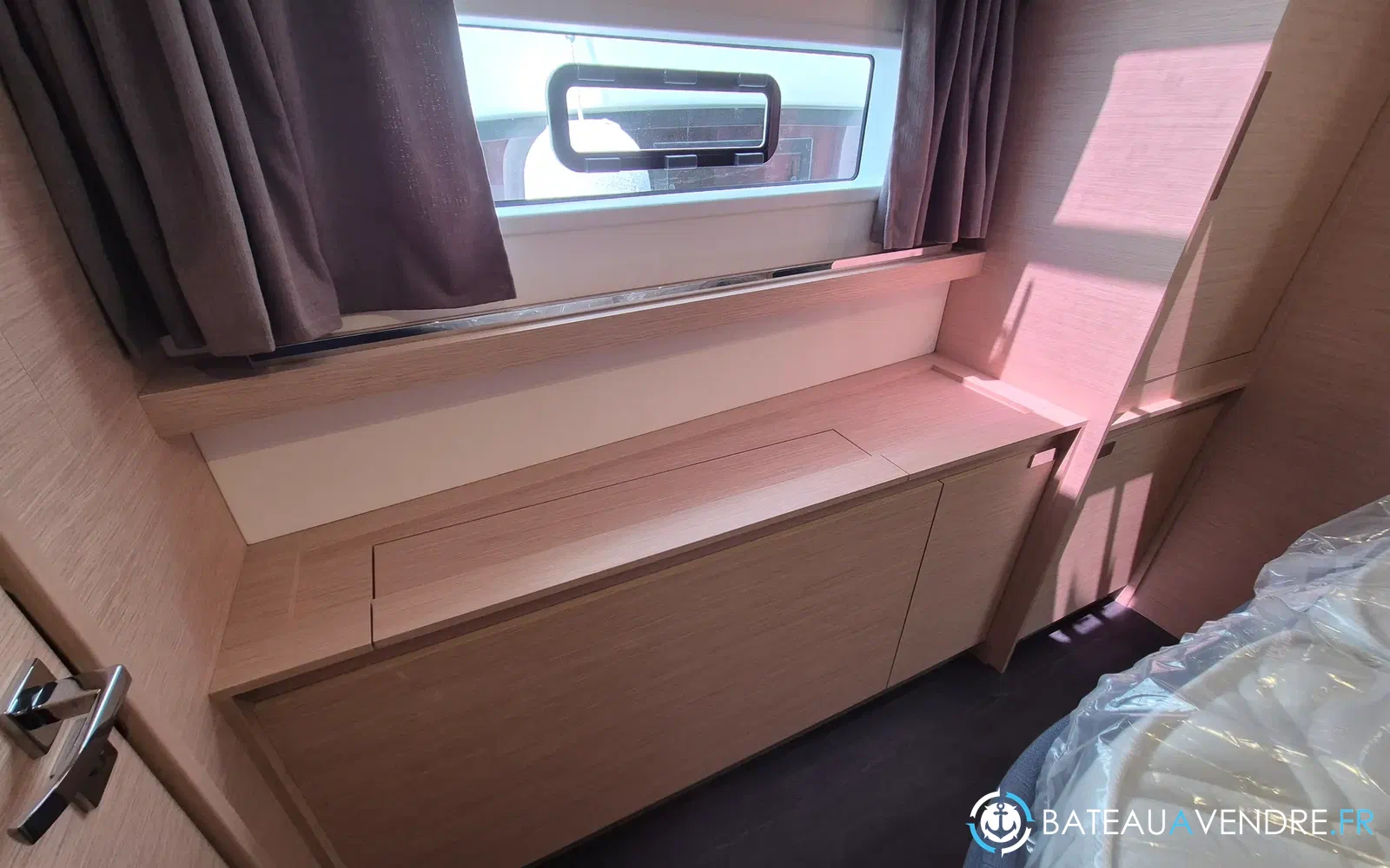 slider 9 Fountaine Pajot Aura 51