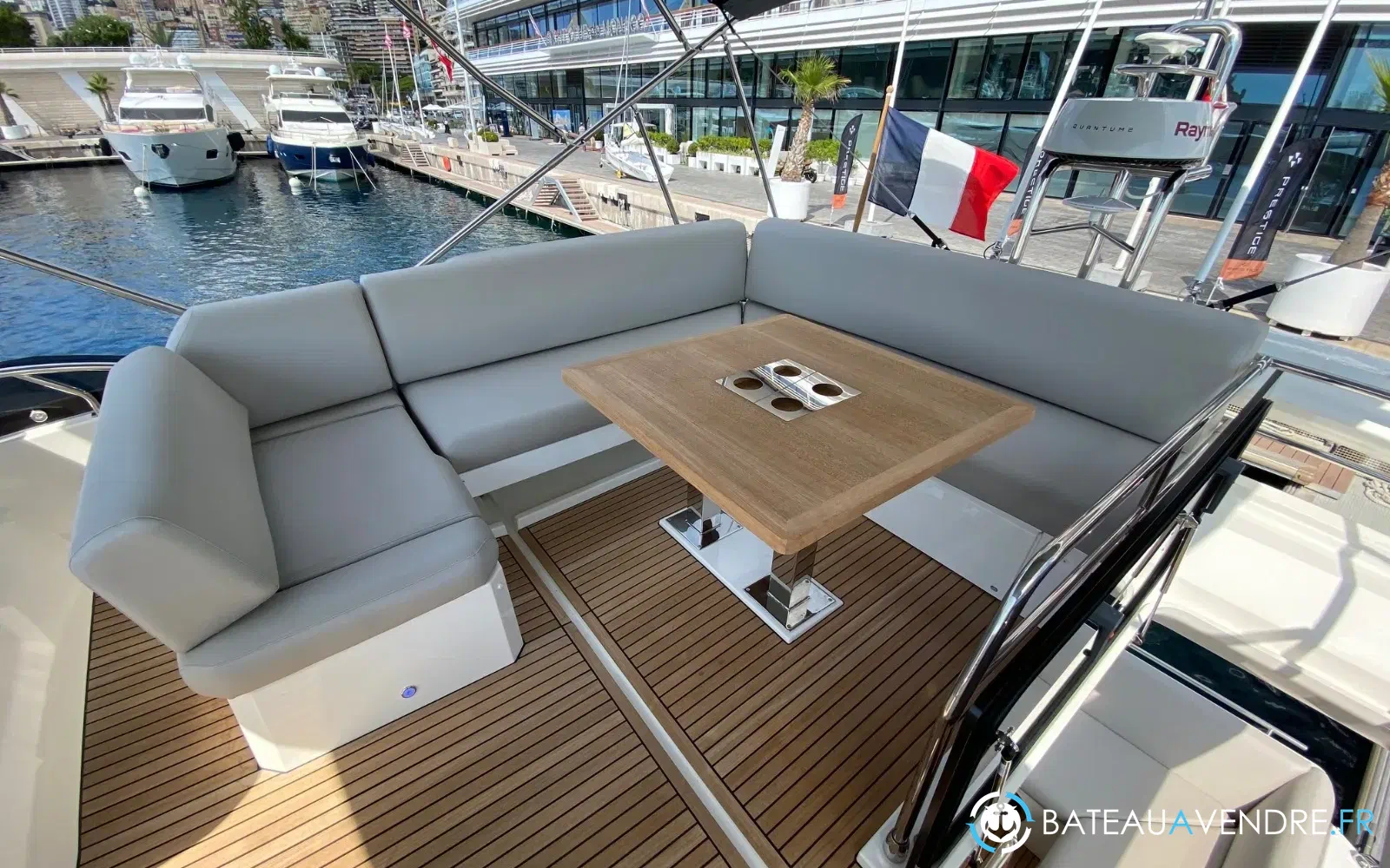 slider 10 Jeanneau Prestige 520 Fly