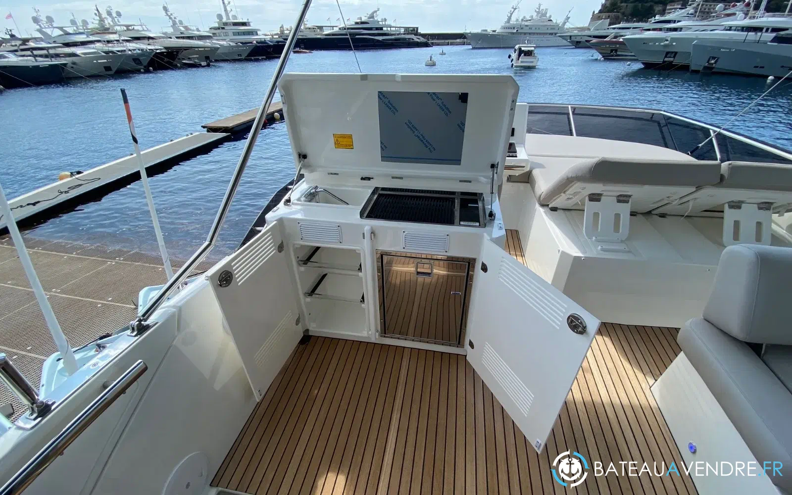 slider 12 Jeanneau Prestige 520 Fly