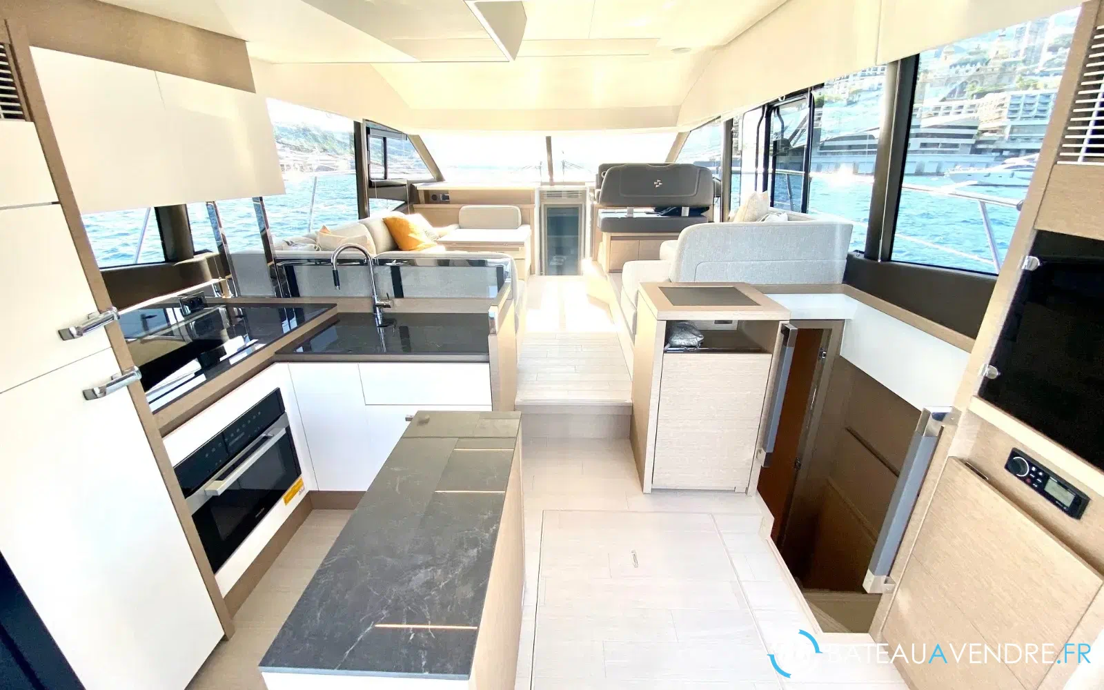 slider 4 Jeanneau Prestige 520 Fly