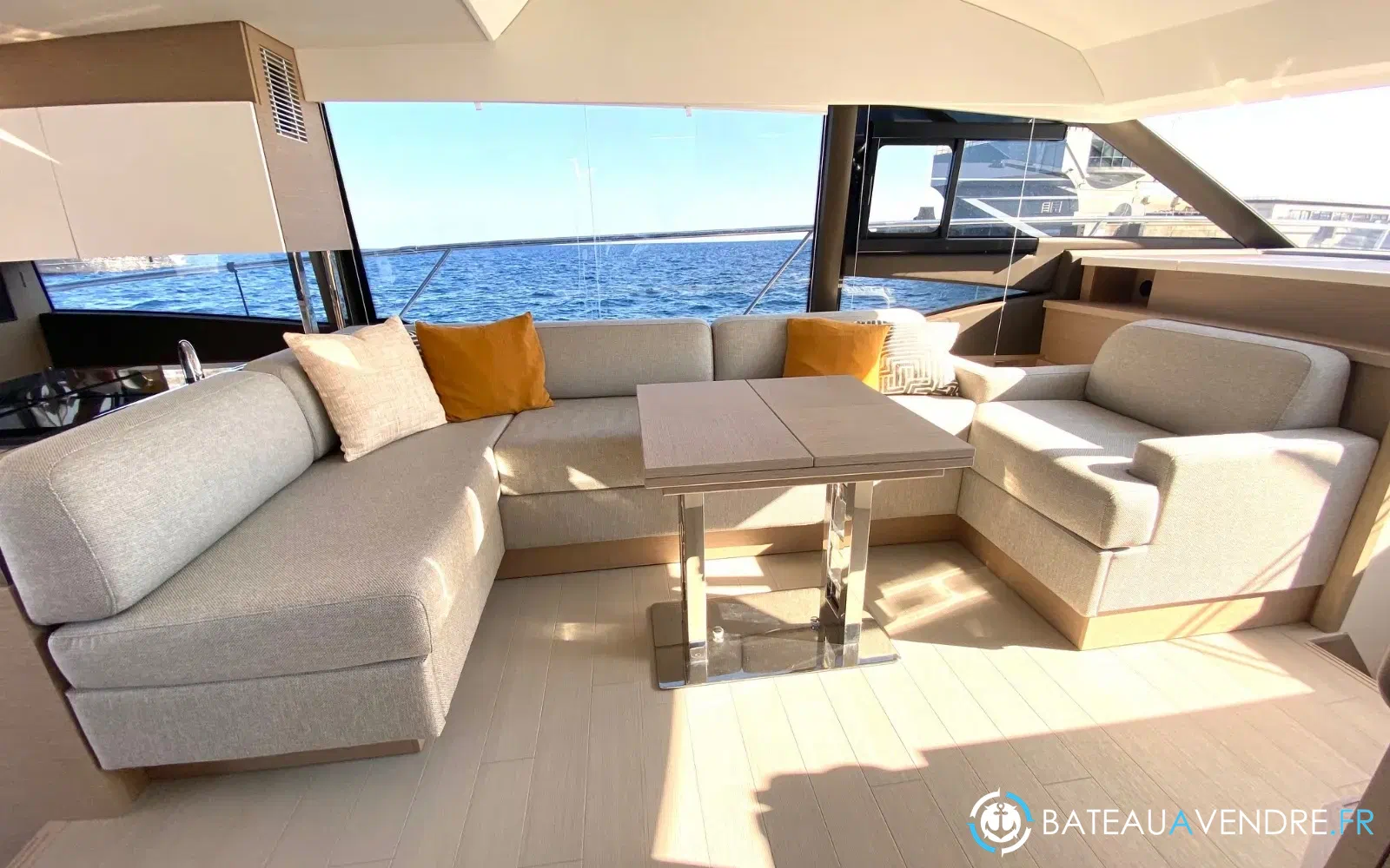 slider 5 Jeanneau Prestige 520 Fly