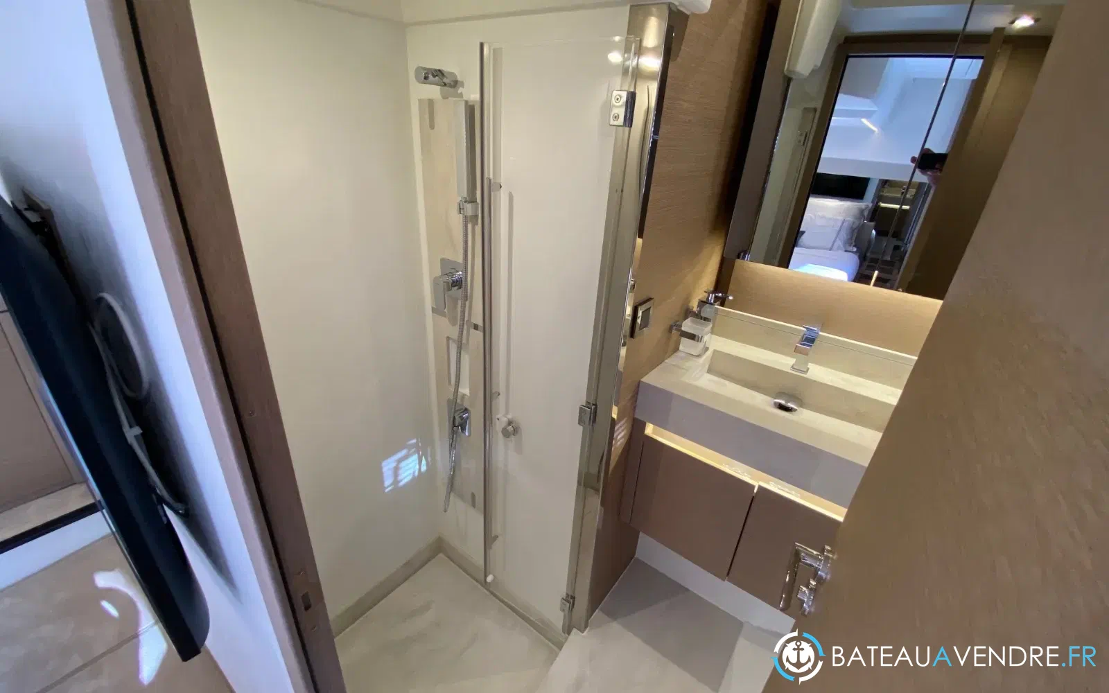 slider 8 Jeanneau Prestige 520 Fly
