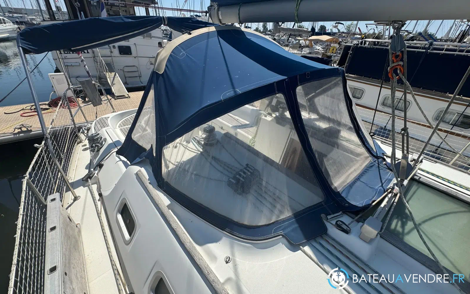 slider 10 Jeanneau Sun Odyssey 37