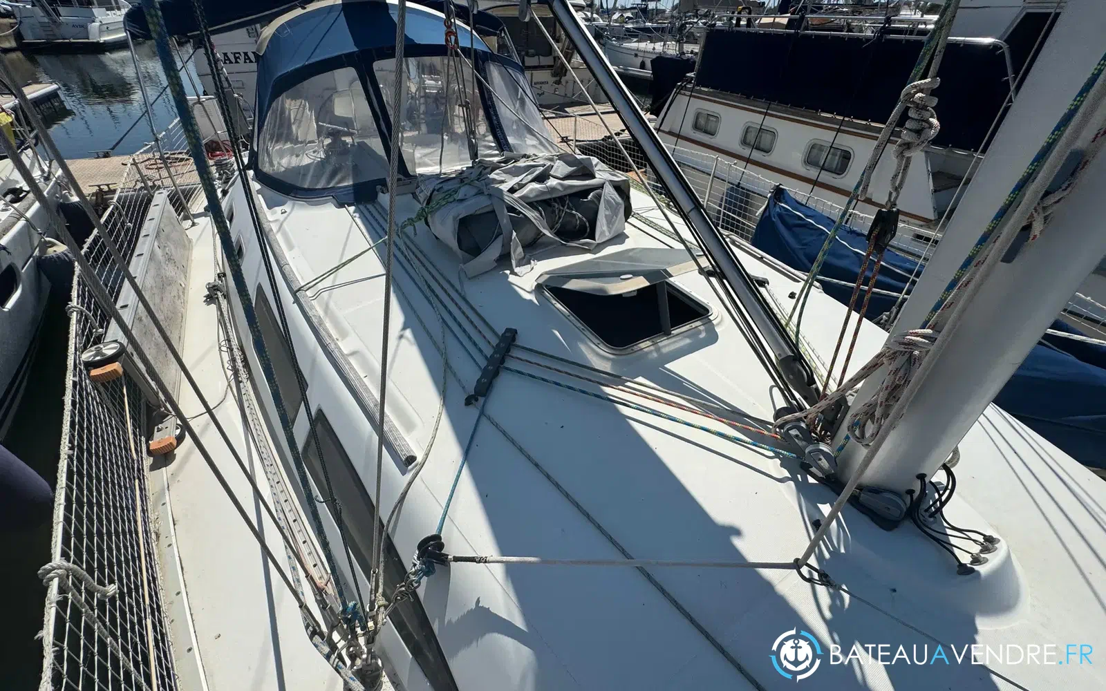 slider 11 Jeanneau Sun Odyssey 37